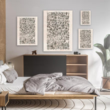 Load image into Gallery viewer, Black And White Vintage Shells